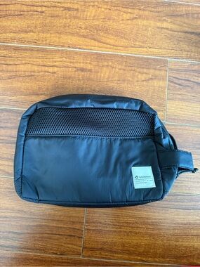 Lululemon travel makeup bag
